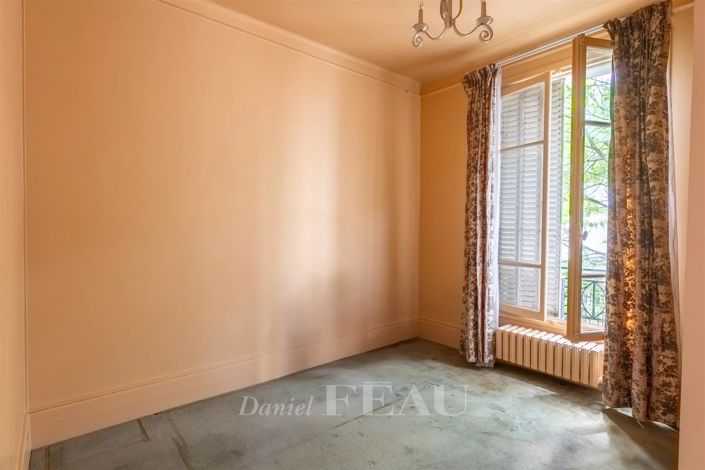 Image No.19-6 Bed House for sale