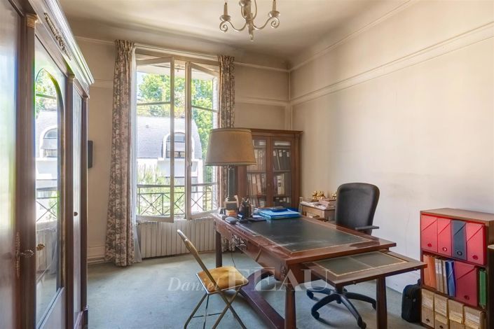 Image No.21-6 Bed House for sale