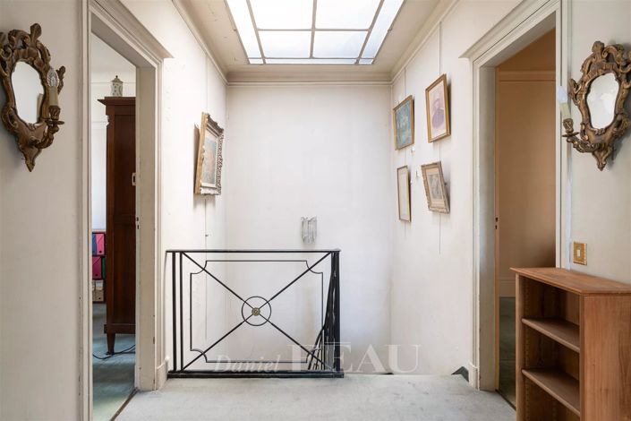 Image No.25-6 Bed House for sale