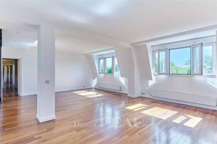 Image No.1-4 Bed Apartment for sale