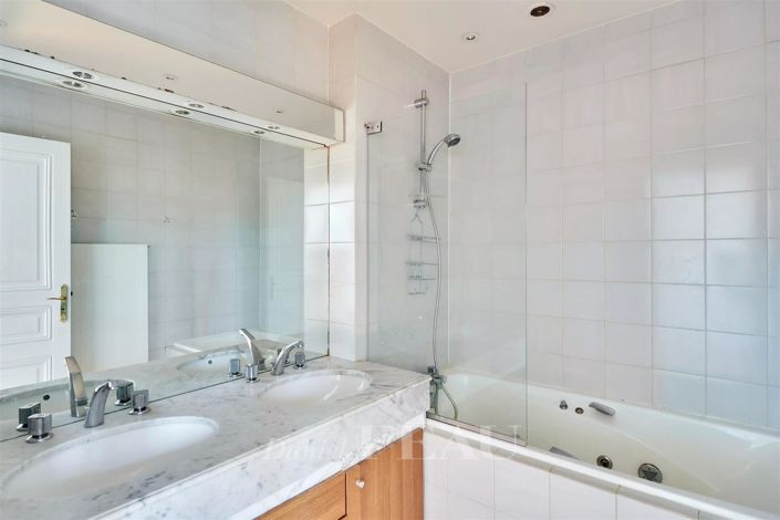 Image No.10-4 Bed Apartment for sale