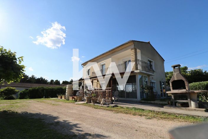 Image No.1-4 Bed House for sale