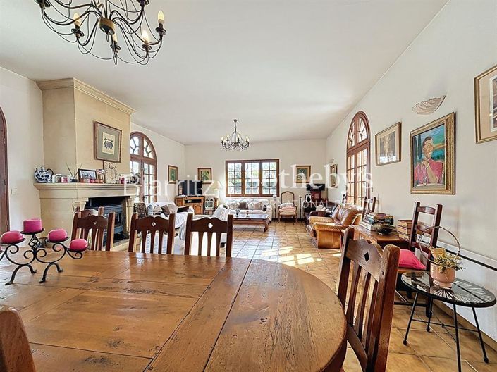 Image No.5-6 Bed House for sale