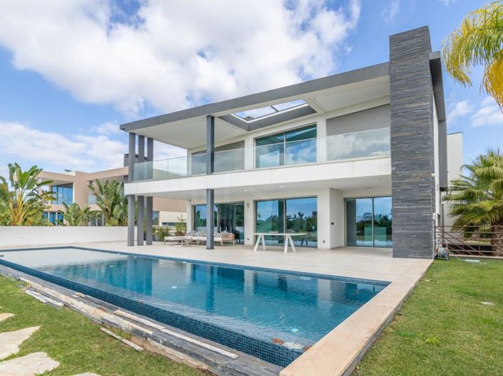 Image No.1-4 Bed House for sale