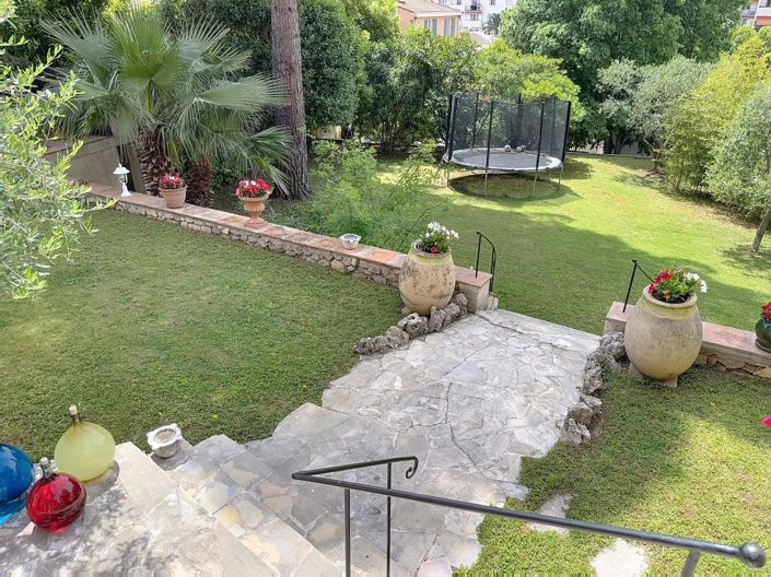 Image No.1-3 Bed Apartment for sale