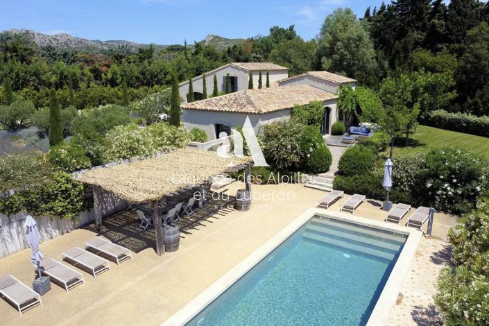 Image No.1-5 Bed House for sale