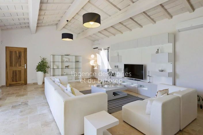 Image No.11-5 Bed House for sale