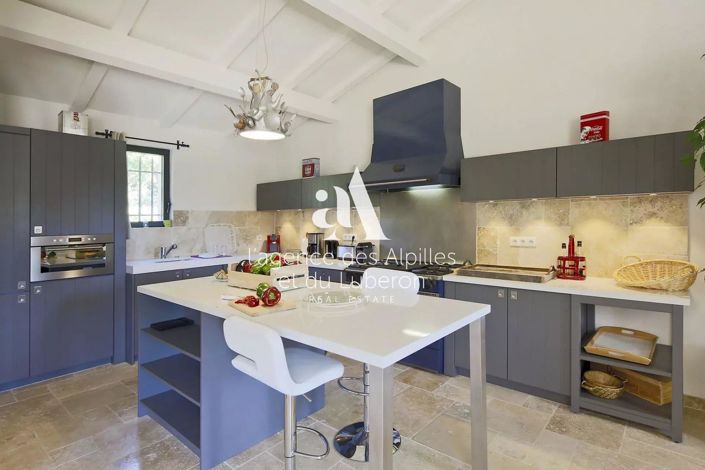 Image No.9-5 Bed House for sale