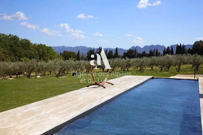 Image No.1-6 Bed House for sale