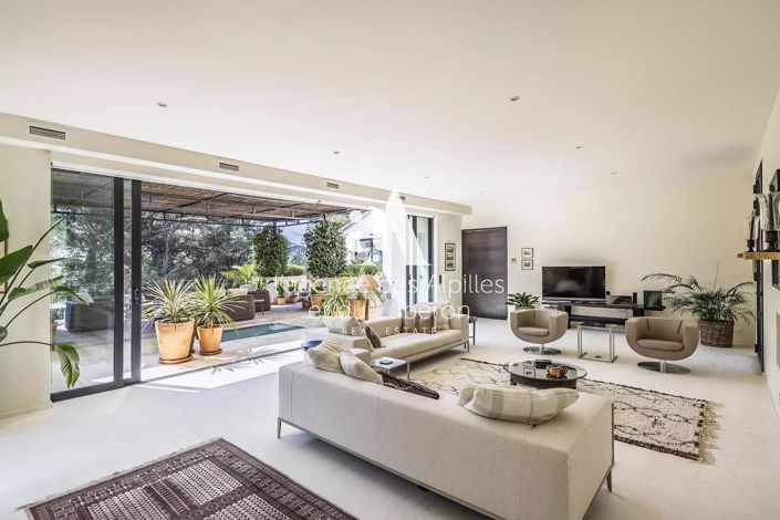 Image No.7-4 Bed House for sale