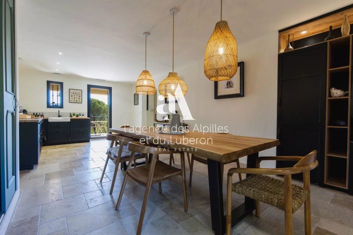 Image No.10-5 Bed House for sale