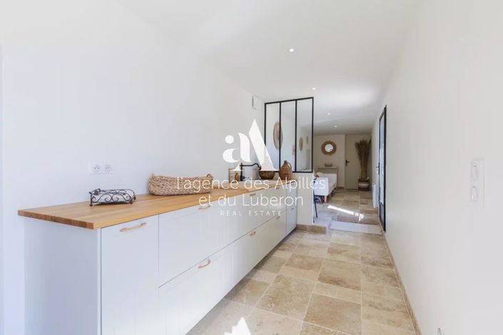 Image No.20-5 Bed House for sale