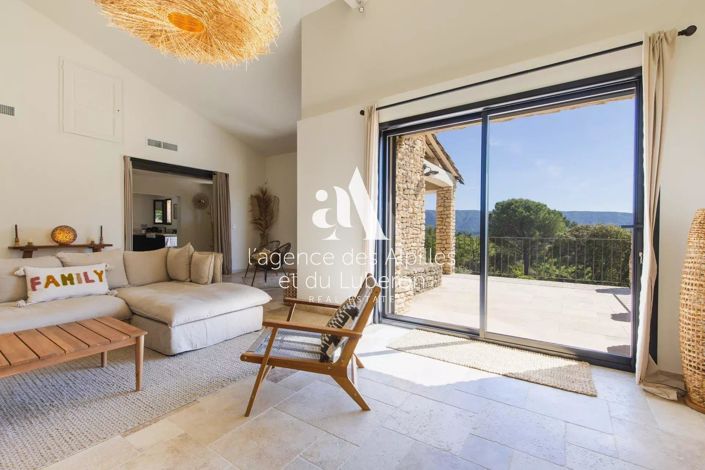 Image No.7-5 Bed House for sale