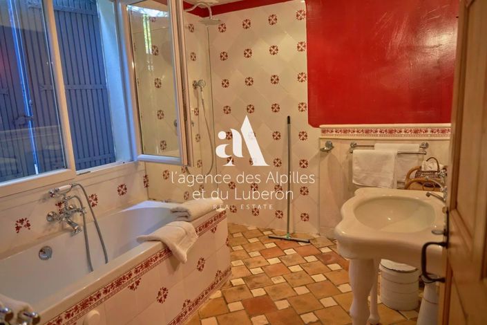 Image No.16-7 Bed House for sale