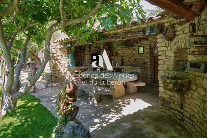 Image No.8-7 Bed House for sale