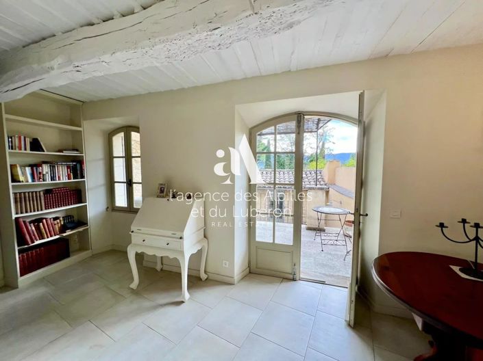 Image No.10-3 Bed House for sale