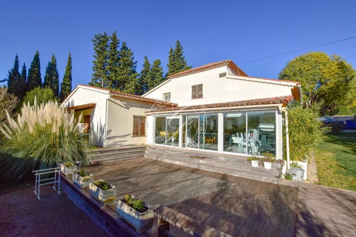 Image No.1-4 Bed House for sale