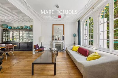 1 - Vanves, House