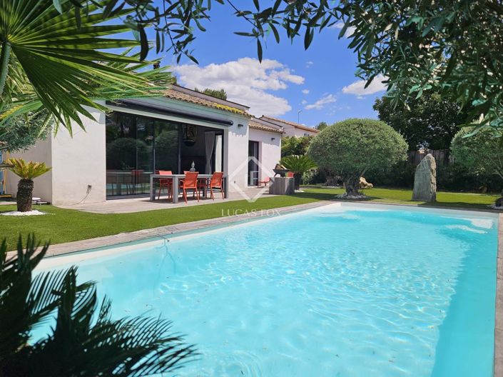 Image No.1-4 Bed House for sale