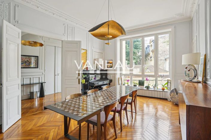 Image No.1-4 Bed Apartment for sale