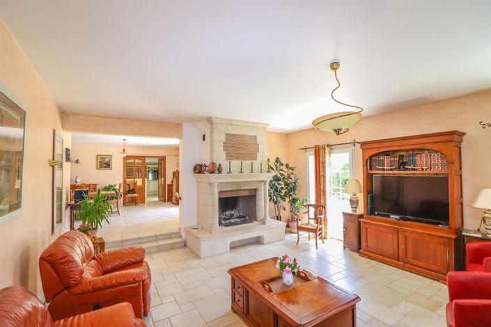 Image No.16-4 Bed House for sale