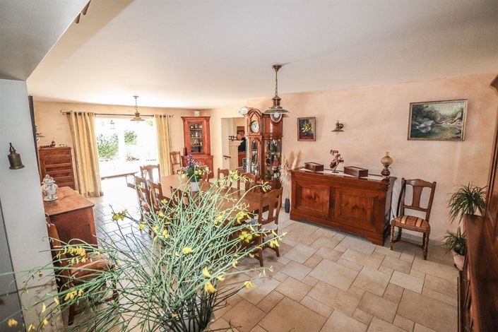 Image No.21-4 Bed House for sale