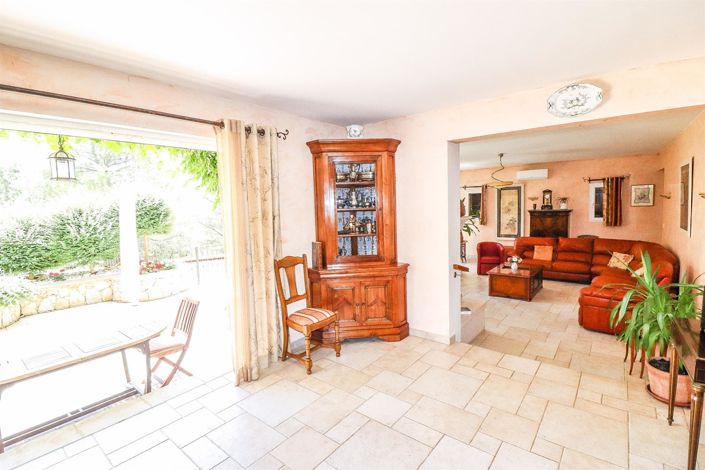 Image No.22-4 Bed House for sale