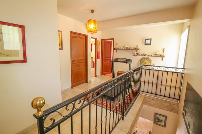 Image No.27-4 Bed House for sale