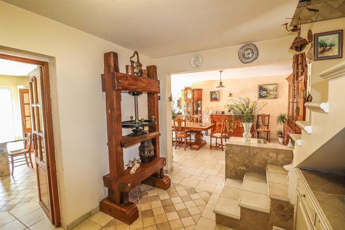 Image No.50-4 Bed House for sale