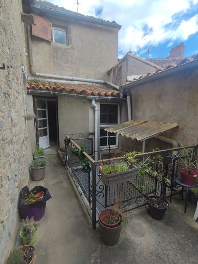 Image No.1-3 Bed House for sale