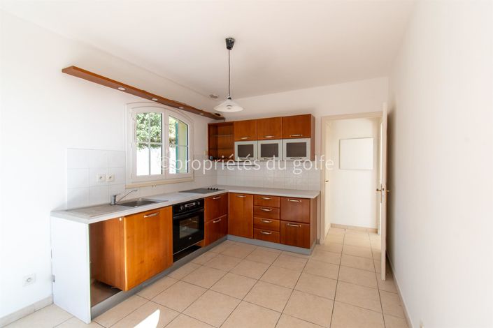 Image No.12-4 Bed House for sale