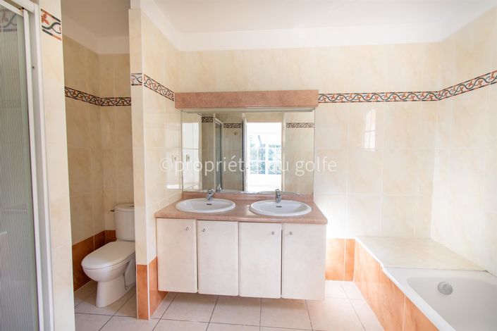 Image No.15-4 Bed House for sale