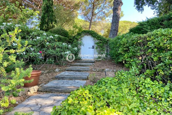 Image No.1-3 Bed House for sale