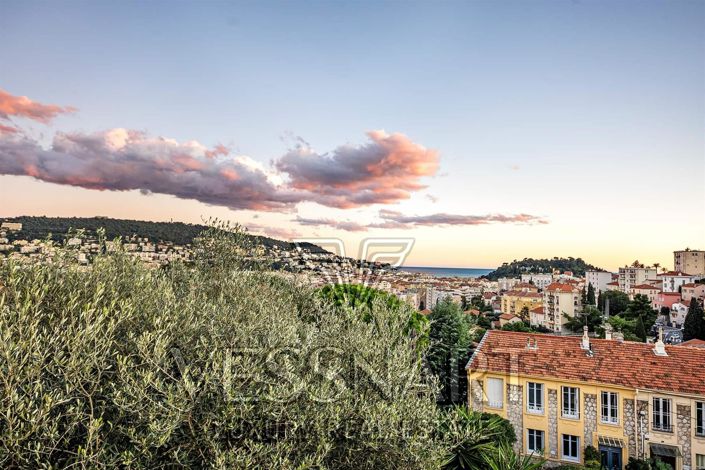 Image No.2-4 Bed House for sale