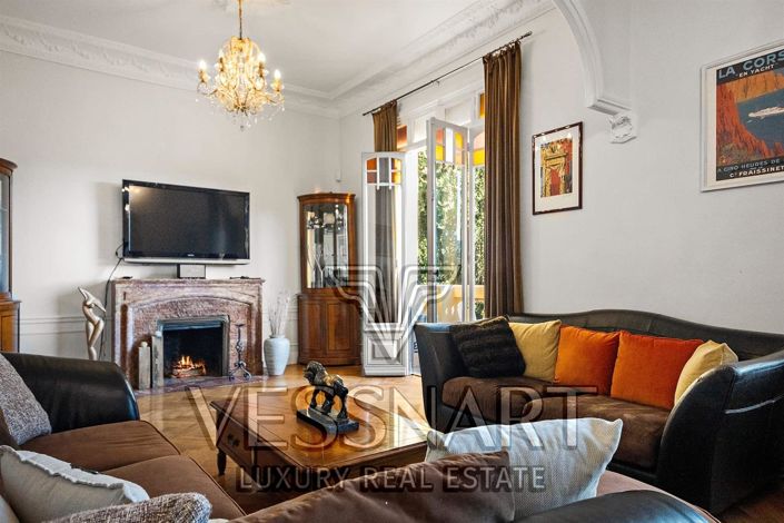 Image No.8-4 Bed House for sale