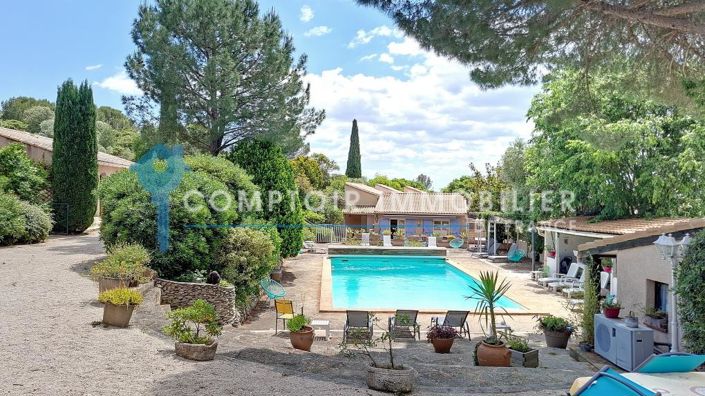 Image No.1-Maison de 13 chambres à vendre à Nîmes