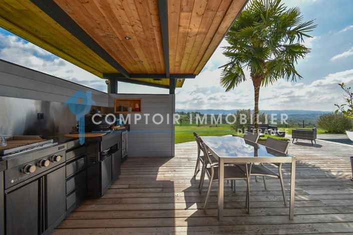 Image No.1-4 Bed House for sale