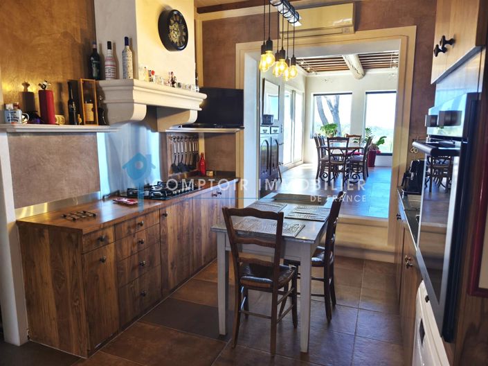 Image No.10-5 Bed House for sale