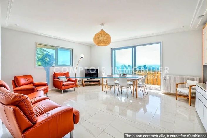 Image No.1-6 Bed House for sale