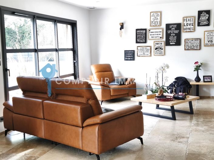 Image No.5-5 Bed House for sale