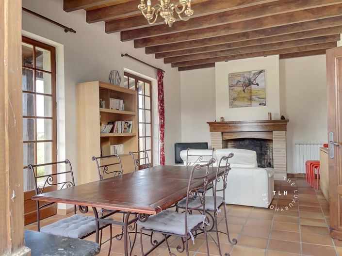 Image No.1-4 Bed House for sale