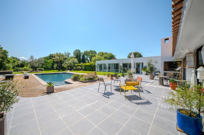 Image No.1-4 Bed House for sale