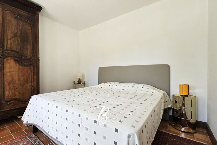 Image No.8-4 Bed House for sale