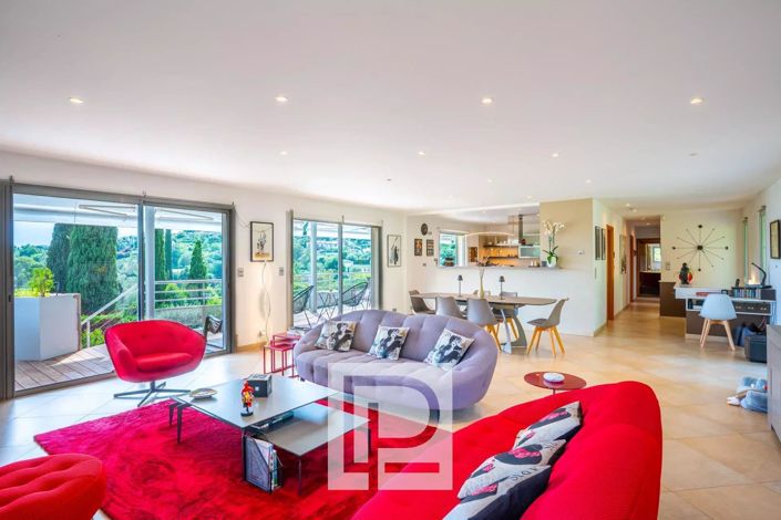 Image No.6-4 Bed House for sale