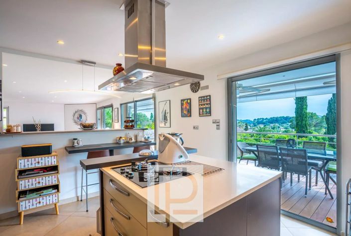 Image No.9-4 Bed House for sale