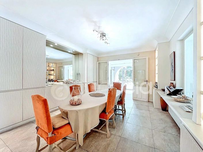 Image No.12-4 Bed House for sale