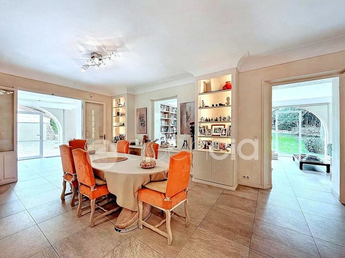 Image No.5-4 Bed House for sale