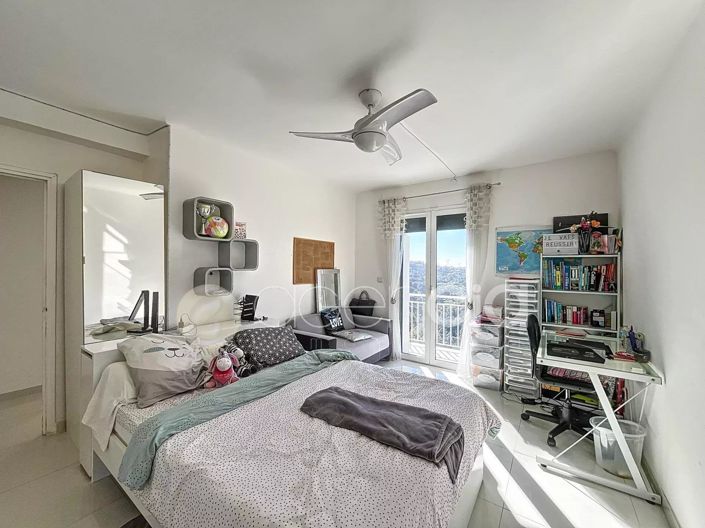 Image No.20-5 Bed House for sale