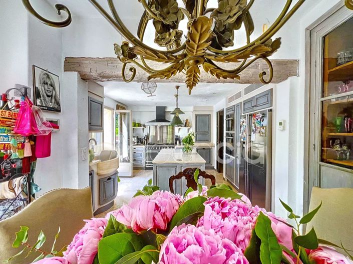 Image No.12-6 Bed House for sale