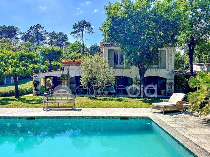 Image No.4-6 Bed House for sale